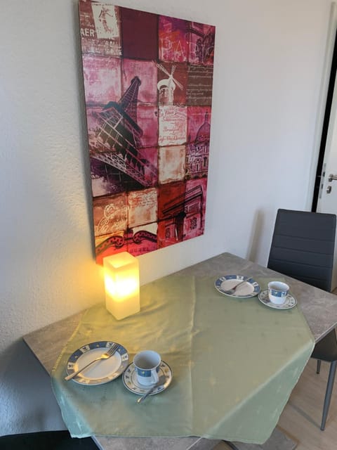 Dining area, Food