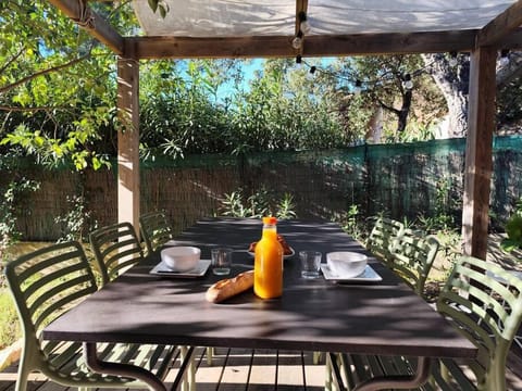 Patio, Day, Garden, View (from property/room), Dining area, Garden view