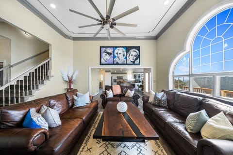 Adelines Lake View Elegant Home in Gated Community Sleeps 15 House in Russellville