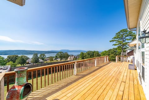 Adelines Lake View Elegant Home in Gated Community Sleeps 15 House in Russellville