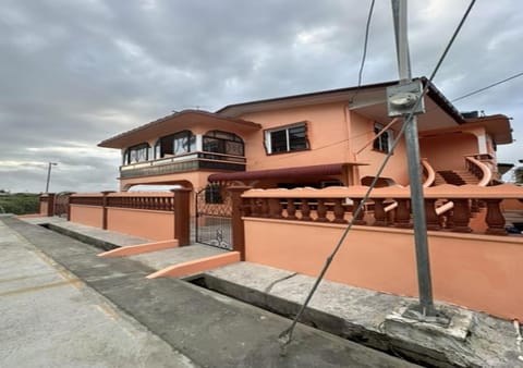 Property building, Day, Balcony/Terrace