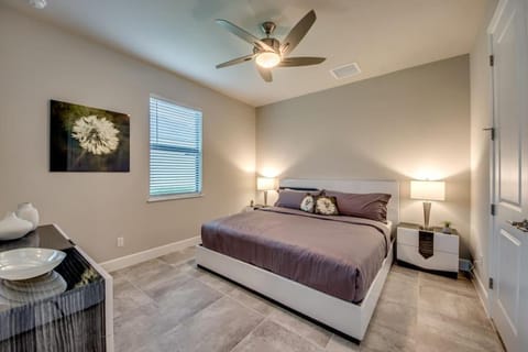 Villa Dandelion by CoralVilla-luxury, canal view Villa in Cape Coral