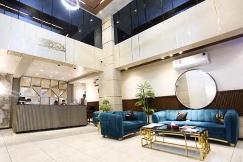 Lobby or reception, Seating area