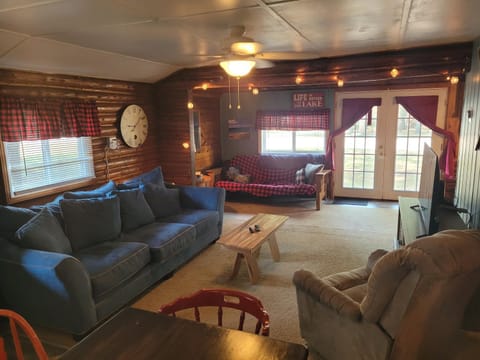 New! Chappy's Cabin - Cute And Comfy! Maison in Oscoda Township