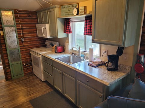 New! Chappy's Cabin - Cute And Comfy! Maison in Oscoda Township