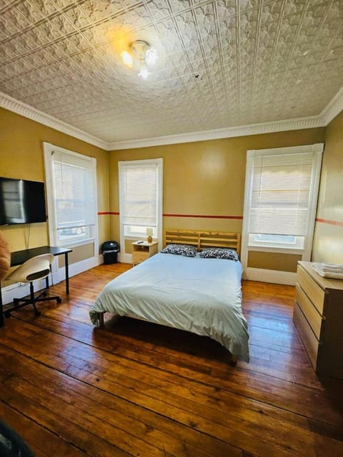 Nice large room in Federal Hill with shared bath and kitchen ac Appartamento in Providence