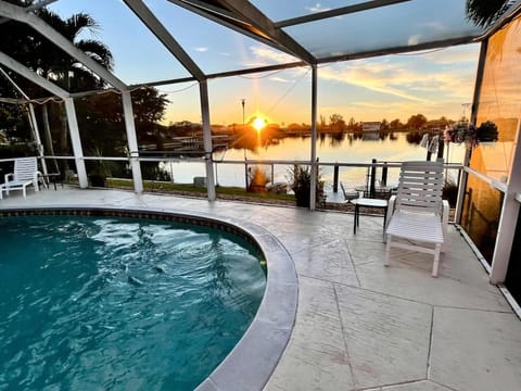 Shamrock Lakes with Heated Pool Get away House in Cape Coral