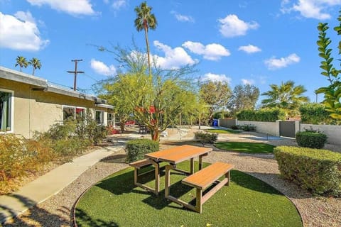 Gorgeous Landscape 3 Bed Home Spacious Home House in Palm Springs