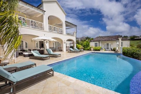 Property building, Patio, Pool view, Swimming pool, Swimming pool, sunbed