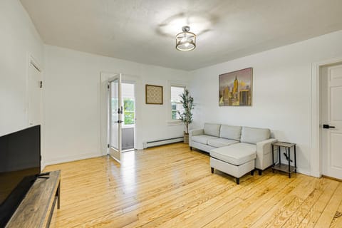 NYC Area Apartment on Hudson River! Apartment in Hastings On Hudson