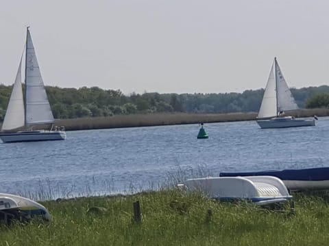 Cosy holiday home on Lake Veere with the beach right at your doorstep Casa in Kamperland