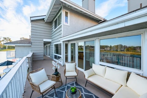 Waterfront Retreat with Stunning Views & Modern Comfort Apartment in Irvine