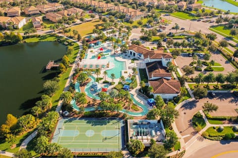 Free Waterpark & Heated Pool 20min to Disney Villa in Four Corners