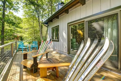 Spacious Design Lodge In Woods - Bushkill-Poconos House in Middle Smithfield