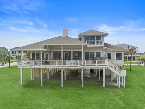 Beachfront Beauty with Hot Tub - 10 Steps to Sand House in Hitchcock