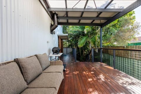 The Block House -LJHooker Yamba House in Yamba