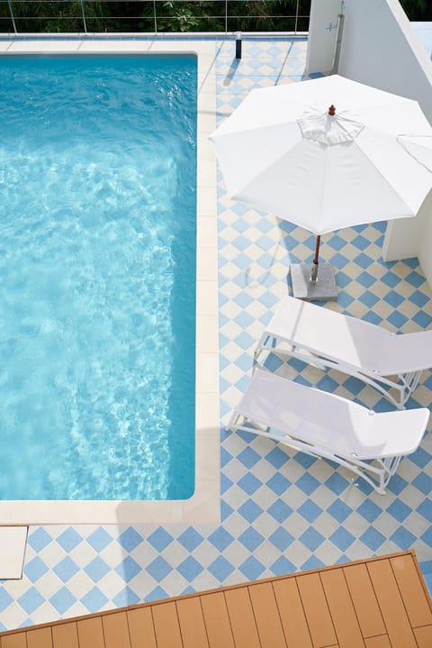 Pool view, Swimming pool, sunbed