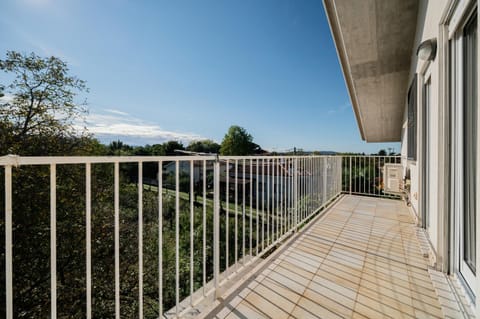 Natural landscape, View (from property/room), Balcony/Terrace