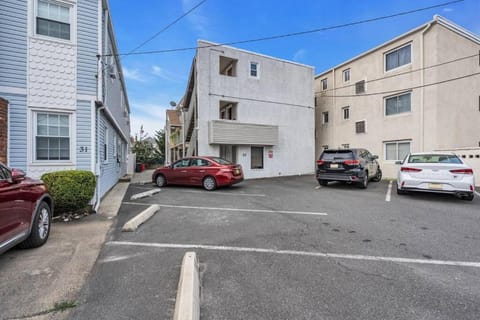 One Block to the Beach! with Free Parking Apartamento in Seaside Heights