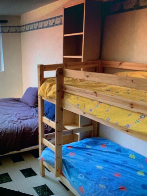 Bed, Photo of the whole room, bunk bed