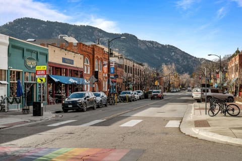 Pearl Street Unit C - Boulder House in Boulder