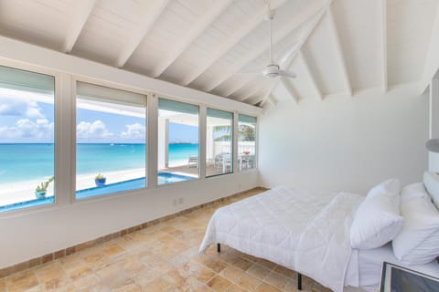 Bed, Natural landscape, Photo of the whole room, Bedroom, Sea view