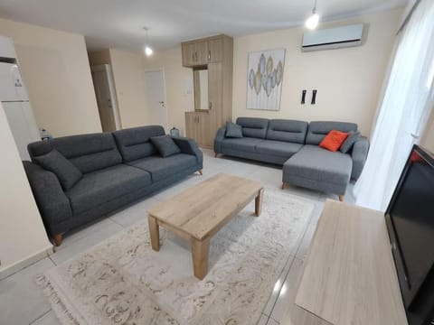 Modern 3-Bedroom Flat in Central Kyrenia Apartment in Nicosia City