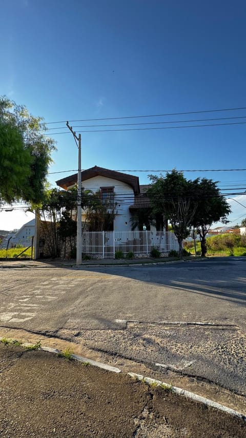 Property building, Day, Neighbourhood