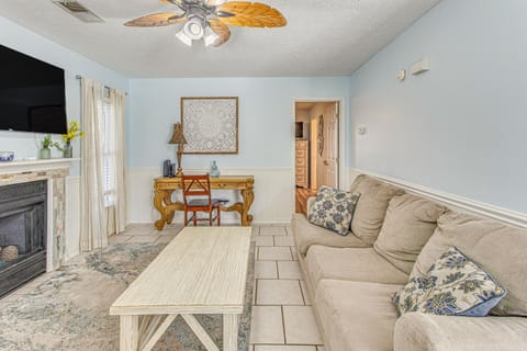 Less Than 1 Mi to Ocean North Myrtle Beach Home with Grill! House in North Myrtle Beach