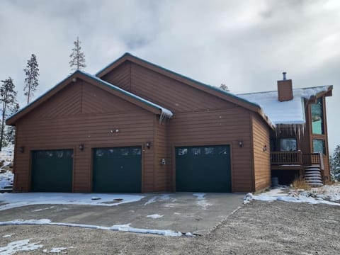 Take a break from it all escape to the mountains House in Rocky Mountain National Park