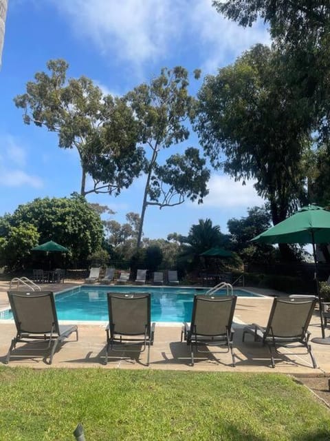 Water View Condo - Beach walkable Apartment in Carlsbad