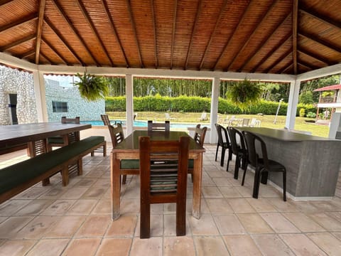 Day, Dining area