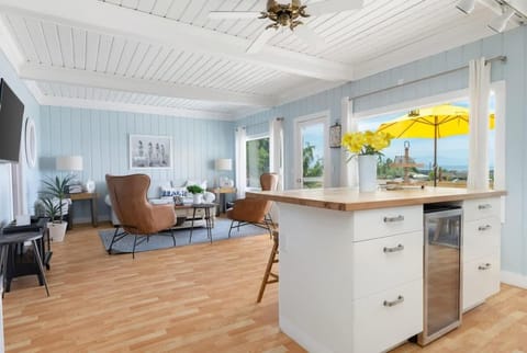 Sunny Whidbey Beach House with view of Puget Sound Casa in Greenbank