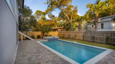 Pool and Spa, Family Home, Beach, MS8 House in Folly Field