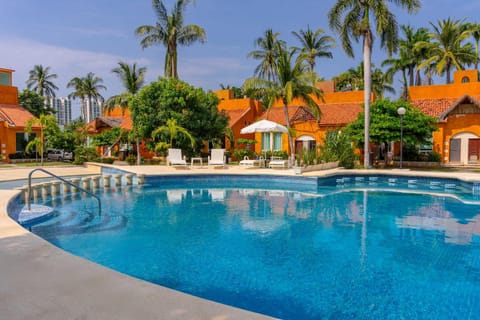 Day, Pool view, Swimming pool, sunbed