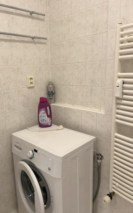 Bathroom, towels, washing machine