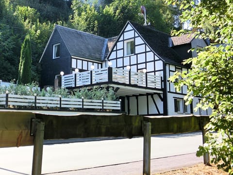 Pretty holiday home near the ski area Apartment in Schmallenberg