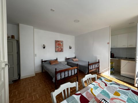 Studio entre Thermes et centre-ville avec jardin, parking et WIFI - FR-1-541-119 Apartment in Centre-Val de Loire