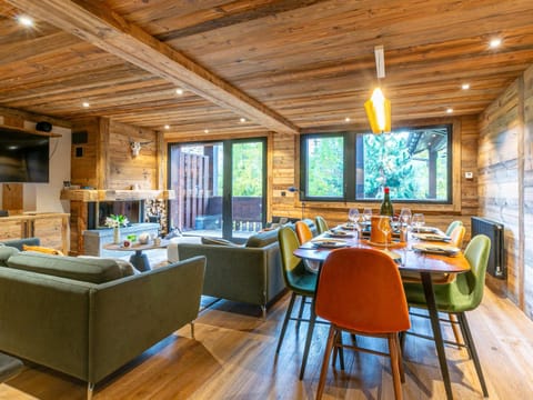 Duplex haut de gamme 8 pers, cheminée, parking, wifi - FR-1-694-371 Apartment in Val dIsere