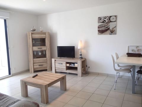 Étel - T2 moderne 42 m², proche plage, balcon sud, parking privé, animaux admis - FR-1-479-166 Apartment in Étel