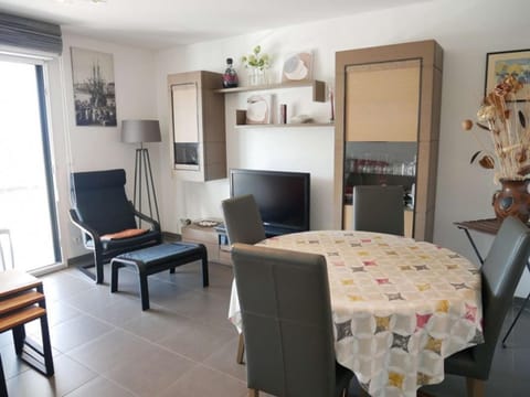 Appartement moderne 42m² proche plage, Wi-Fi, Animaux admis, Parking privé - FR-1-479-165 Apartment in Étel