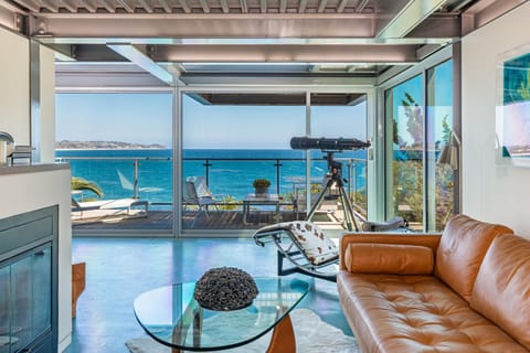 Beachfront Villa Broad Beach Direct Beach Access Villa in Malibu