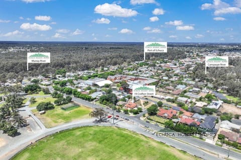 Llewoh on Crofton House in Echuca