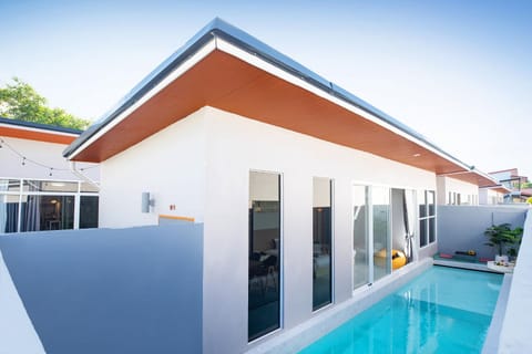 Property building, Pool view, Swimming pool