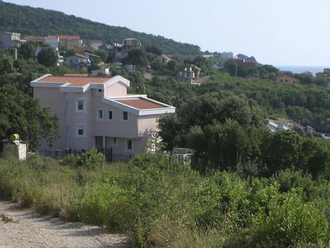 Villa Rossa House in Ulcinj Municipality