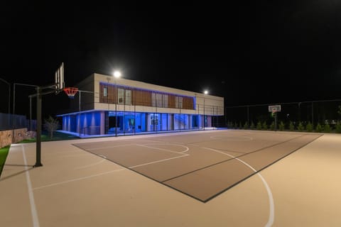 Night, Tennis court