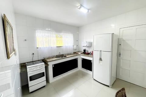 Kitchen or kitchenette, microwave, oven, stove