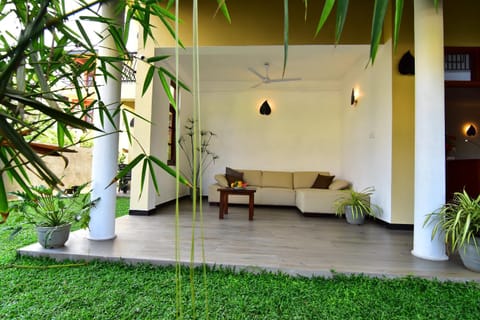 Park Lane Apartments Bed and Breakfast in Negombo