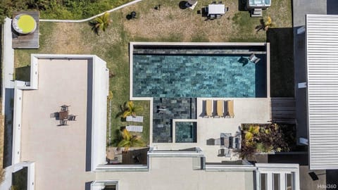 Property building, Bird's eye view, Garden, Garden view, Swimming pool