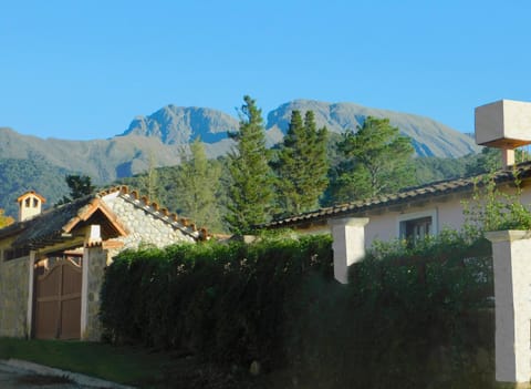 Property building, Day, Natural landscape, Mountain view